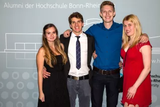 absolventenfeier_2017_alumni_fotowand_20171021_foto_s._sondermann_66.jpg