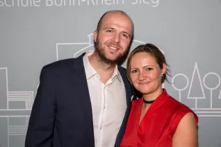 absolventenfeier_2017_alumni_fotowand_20171021_foto_s._sondermann_68.jpg