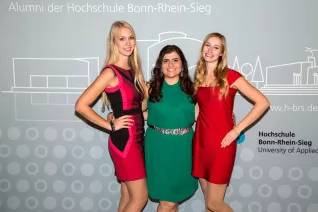 absolventenfeier_2017_alumni_fotowand_20171021_foto_s._sondermann_69.jpg