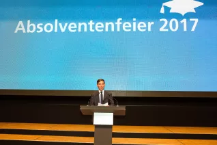 absolventenfeier_2017_festakt_20171021_foto_sarah_sondermann_081.jpg