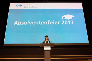 absolventenfeier_2017_festakt_20171021_foto_sarah_sondermann_100.jpg