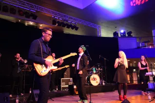 absolventenfeier_2017_party_20171021_foto_j._kuestenmacher_0108.jpg (DE)