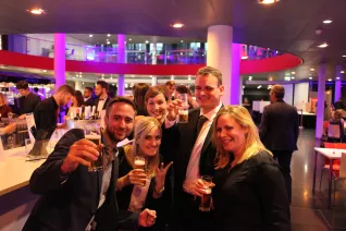 absolventenfeier_2017_party_20171021_foto_j._kuestenmacher_0118.jpg (DE)