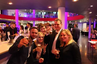 absolventenfeier_2017_party_20171021_foto_j._kuestenmacher_0119.jpg (DE)