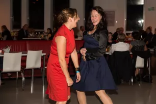 absolventenfeier_2017_party_20171021_foto_s._sondermann_05.jpg (DE)
