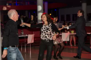 absolventenfeier_2017_party_20171021_foto_s._sondermann_06.jpg (DE)