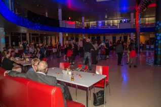 absolventenfeier_2017_party_20171021_foto_s._sondermann_13.jpg (DE)
