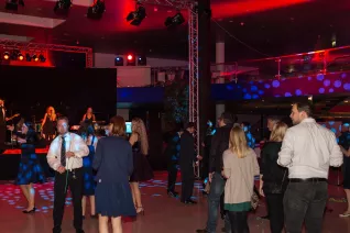 absolventenfeier_2017_party_20171021_foto_s._sondermann_14.jpg (DE)