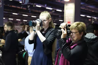 absolventenfeier_ausklang_20191026_foto_juri_kuestenmacher_035.jpg (DE)
