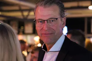 absolventenfeier_ausklang_20191026_foto_juri_kuestenmacher_084.jpg (DE)