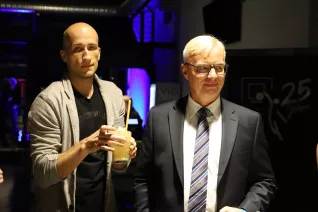 absolventenfeier_ausklang_20191026_foto_juri_kuestenmacher_125.jpg (DE)