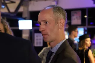 absolventenfeier_ausklang_20191026_foto_juri_kuestenmacher_139.jpg (DE)
