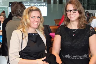 absolventenfeier_h-brs_foyer_20161022_foto_j._kuestenmacher_059.jpg (DE)