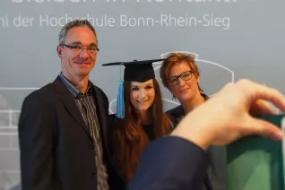 absolventenfeier_h-brs_foyer_20161022_foto_j._kuestenmacher_120.jpg (DE)