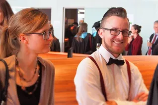 absolventenfeier_h-brs_foyer_20161022_foto_j._kuestenmacher_137.jpg (DE)