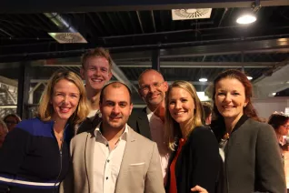 absolventenfeier_h-brs_telekom_dome_20181027_foto_juri_kuestenmacher_21.jpg (DE)