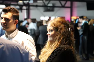 absolventenfeier_vor_festakt_20191026_foto_juri_kuestenmacher_217.jpg (DE)