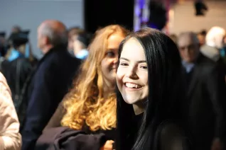 absolventenfeier_vor_festakt_20191026_foto_juri_kuestenmacher_218.jpg (DE)