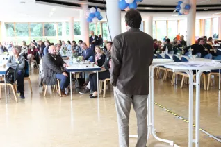 alumni-brunch_20_jahre_20150620_3a_foto_eva_tritschler.jpg