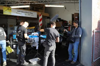brs_motorsport_dreh_in_der_werkstatt_20210923_foto_juri_kuestenmacher_06.jpg (DE)