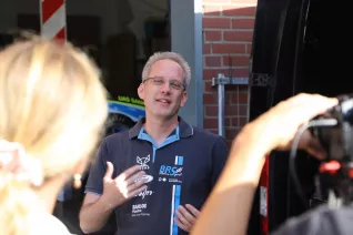 brs_motorsport_dreh_in_der_werkstatt_20210923_foto_juri_kuestenmacher_12.jpg (DE)