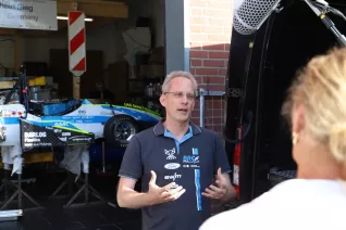 brs_motorsport_dreh_in_der_werkstatt_20210923_foto_juri_kuestenmacher_17.jpg (DE)