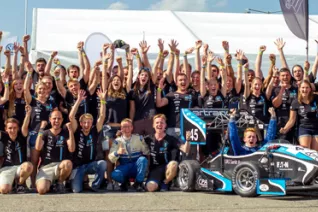 brs_motorsport_teamfoto_hockenheim_02_teasercut-600px.jpg (DE)