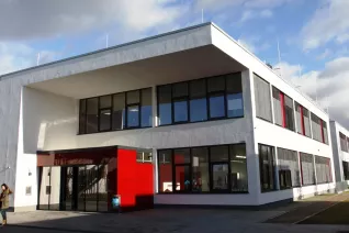 g_gebaeude_campus_rheinbach_20171127_foto_m._flacke_2_teasercut.jpg (DE)
