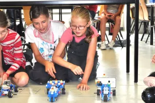 get_together_maedchen_lego_technik_201808_foto_gesche_neusel_teasercut.jpg (DE)