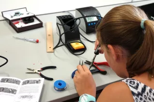 get_together_maedchen_radio_schmuck_sommer_2018_foto_p._zacharias_01.jpg (DE)