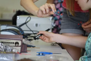 get_together_maedchen_radio_schmuck_sommer_2018_foto_p._zacharias_07.jpg (DE)