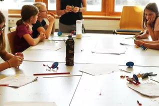 get_together_sommerferien_maedchen_technik_201808_foto_p._zacharias_2012.jpg (DE)