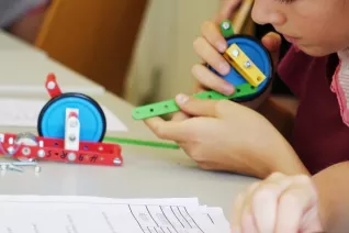 get_together_sommerferien_maedchen_technik_201808_foto_p._zacharias_2416.jpg (DE)