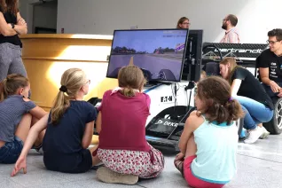 get_together_sommerferien_maedchen_technik_201808_foto_p._zacharias_319.jpg (DE)