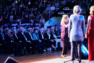 h-brs-absolventenfeier_2018cnathan-dreessen.de-114.jpg (DE)