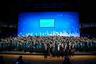 h-brs-absolventenfeier_2018cnathan-dreessen.de-254_0.jpg (DE)