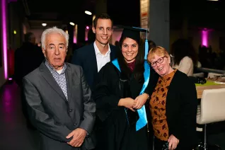 h-brs-absolventenfeier_2018cnathan-dreessen.de-292.jpg (DE)