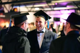 h-brs-absolventenfeier_2018cnathan-dreessen.de-307.jpg (DE)