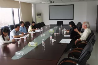 hunan_besuch_besprechung_prof_bode_prof_ma_und_team_2_20150914_foto_m._flacke.jpg (DE)