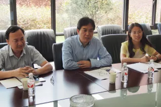 hunan_besuch_besprechung_prof_bode_prof_ma_und_team_6_20150914_foto_m._flacke.jpg (DE)