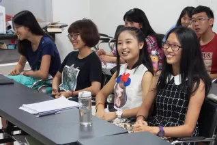 hunan_besuch_juergen_bode_lecture_22_studenten_hunan_university_22_20150914_foto_m._flacke.jpg (DE)