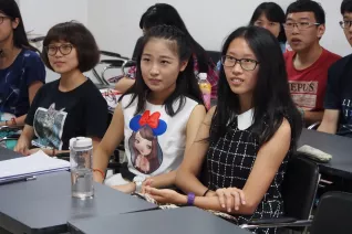 hunan_besuch_juergen_bode_lecture_22_studenten_hunan_university_27_20150914_foto_m._flacke.jpg (DE)