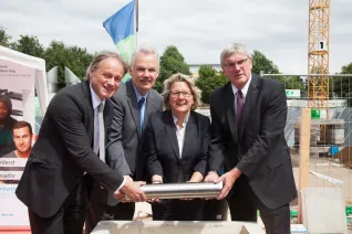 ihne_raetz_schulz_schuster_pfarrer-jaeger_polier-klaus-dassen_20160704_300dpi_eva_tritschler_1658.jpg (DE)