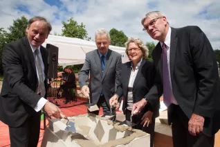ihne_raetz_schulz_schuster_pfarrer-jaeger_polier-klaus-dassen_20160704_300dpi_eva_tritschler_1680.jpg (DE)