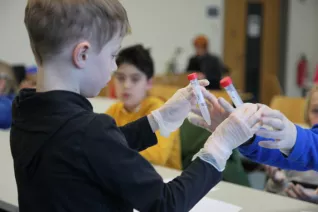 kinderuni_rhb_forensik_23.02.18_15.jpg (DE)