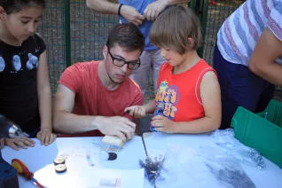 Kinderspielzeug-fuer-Fluechtlinge_FBEMT_20160719_Foto-Flessing_img_7592.jpg (DE)