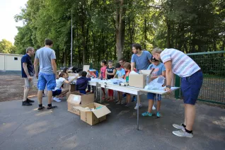 Kinderspielzeug-fuer-Fluechtlinge_FBEMT_20160719_Foto-Flessing_img_7595.jpg (DE)