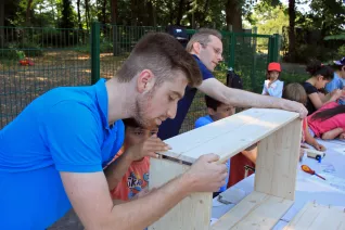 Kinderspielzeug-fuer-Fluechtlinge_FBEMT_20160719_Foto-Flessing_img_7617.jpg (DE)