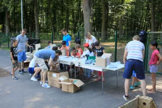 Kinderspielzeug-fuer-Fluechtlinge_FBEMT_20160719_Foto-Flessing_img_7628.jpg (DE)