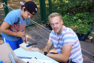 Kinderspielzeug-fuer-Fluechtlinge_FBEMT_20160719_Foto-Flessing_img_7653.jpg (DE)